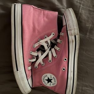 pink converse!